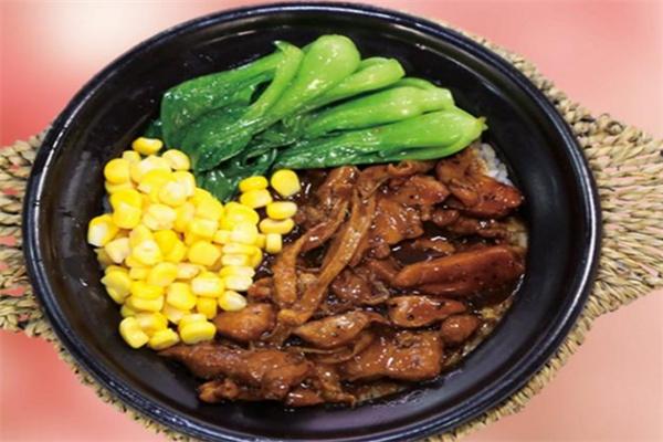 味渴记煲仔饭卤肉饭